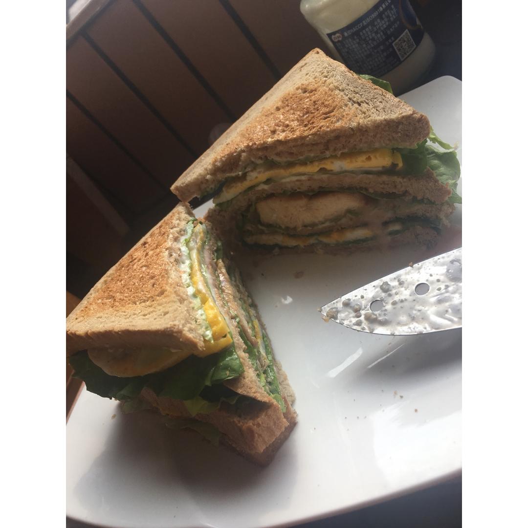 鸡肉三明治
Chincken Sandwich