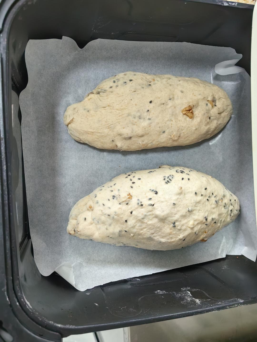 核桃蔓越莓全麦软欧包