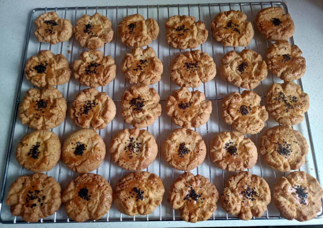 轻轻一按就碎掉的原味桃酥（不输猪油版）