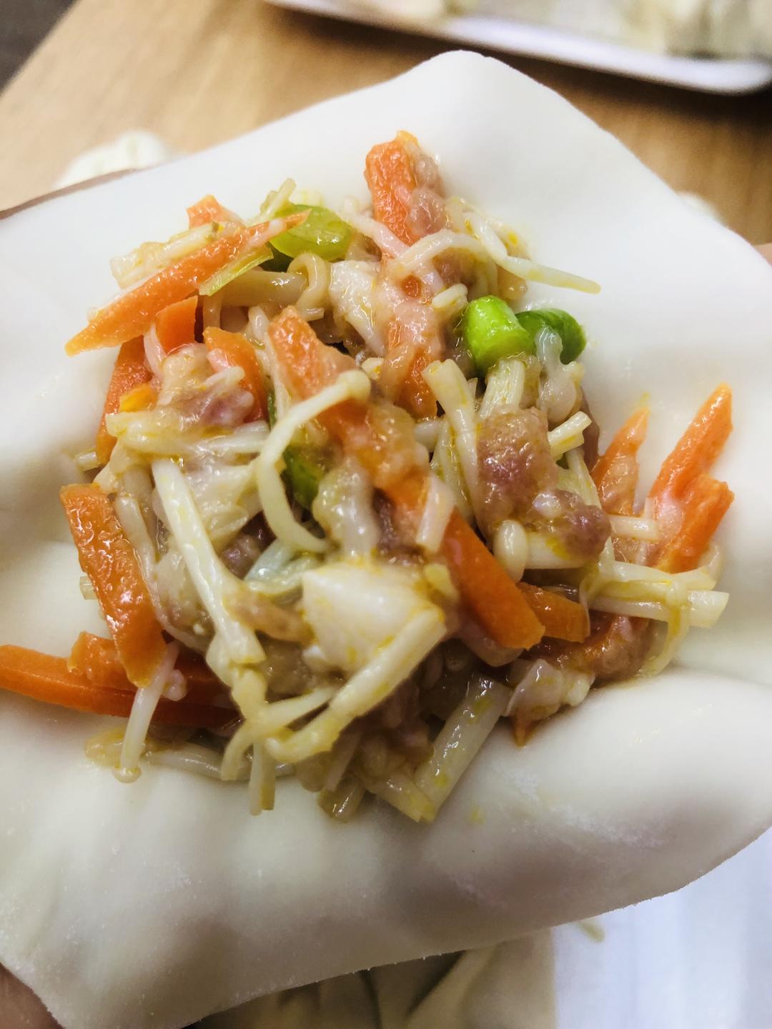 金针菇蒜苔饺子