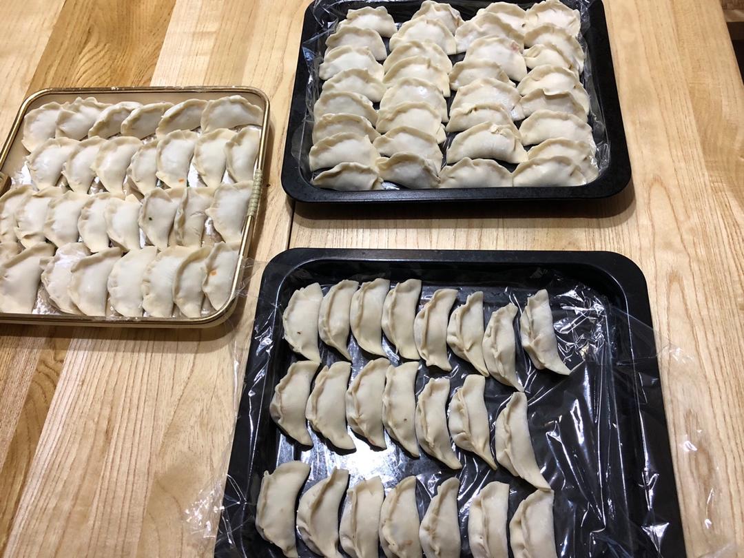 胡萝卜猪肉饺子