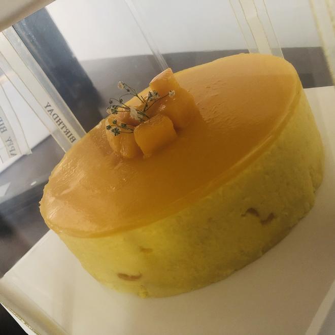 免烤箱零失败芒果慕斯蛋糕，简直是芒果迷的爱啊的做法