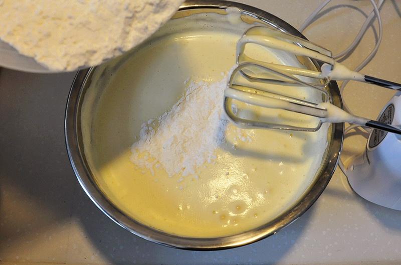 淡奶油海绵纸杯蛋糕的做法 步骤4