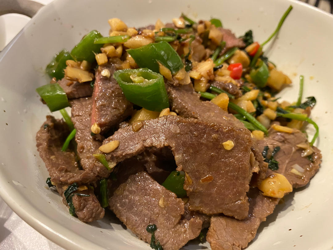 小炒黄牛肉，肉嫩味香！太好吃了简直是米饭杀手！