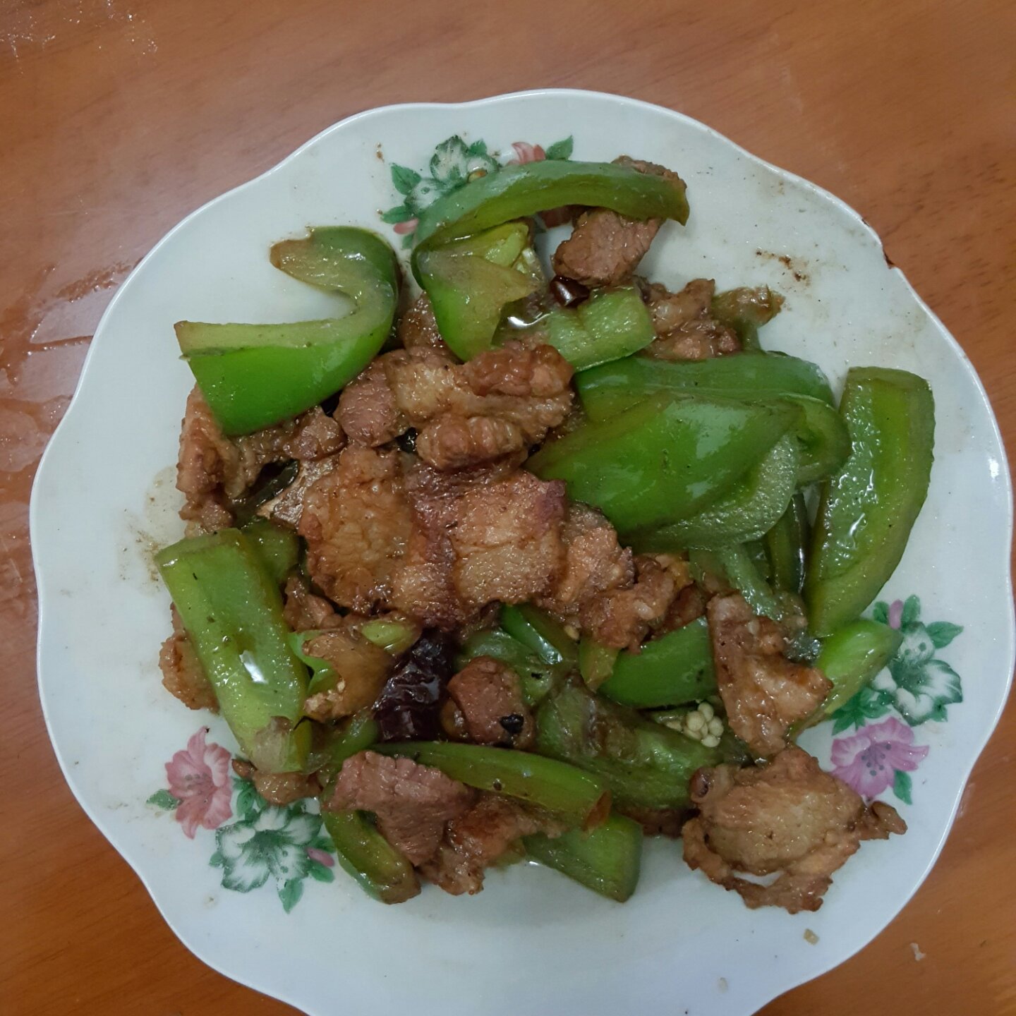 家常青椒干煸五花肉