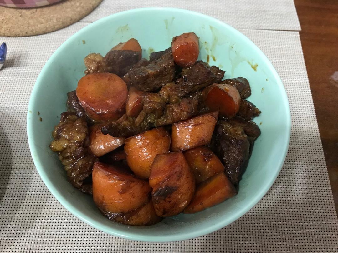 红焖羊肉炖胡萝卜
