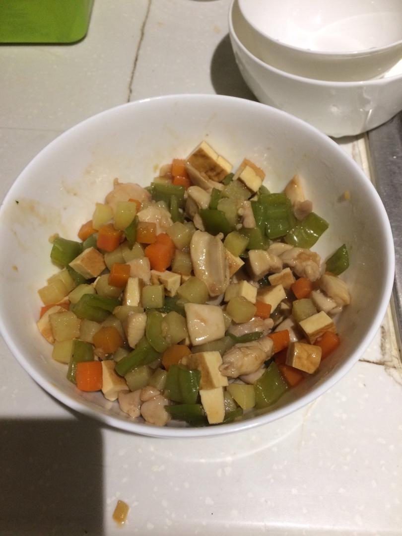 宫爆鸡丁~~米饭好伴侣，甜香鲜，家有孩子的一定要这样做，营养美味好吸收