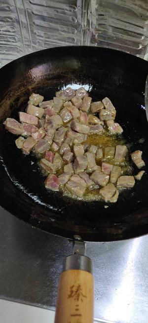 能吃半锅饭之野山椒炒雪花牛肉粒的做法 步骤7