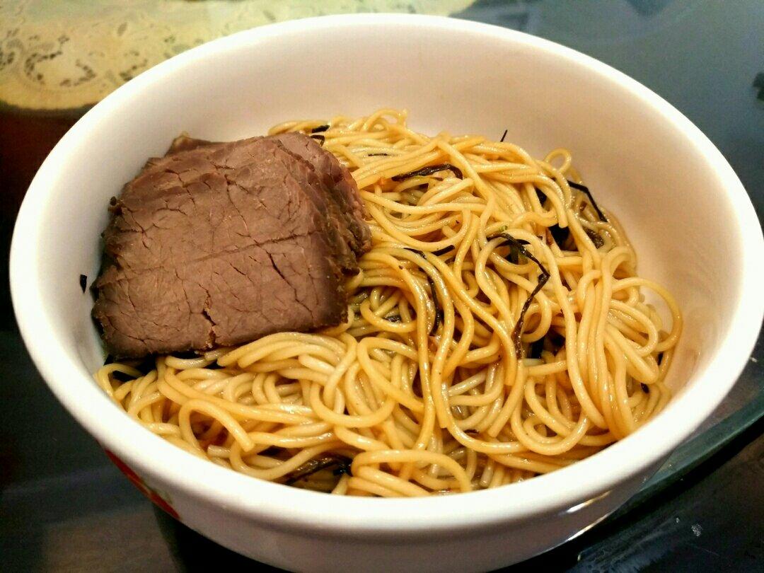 10分钟搞定的一碗葱油拌面