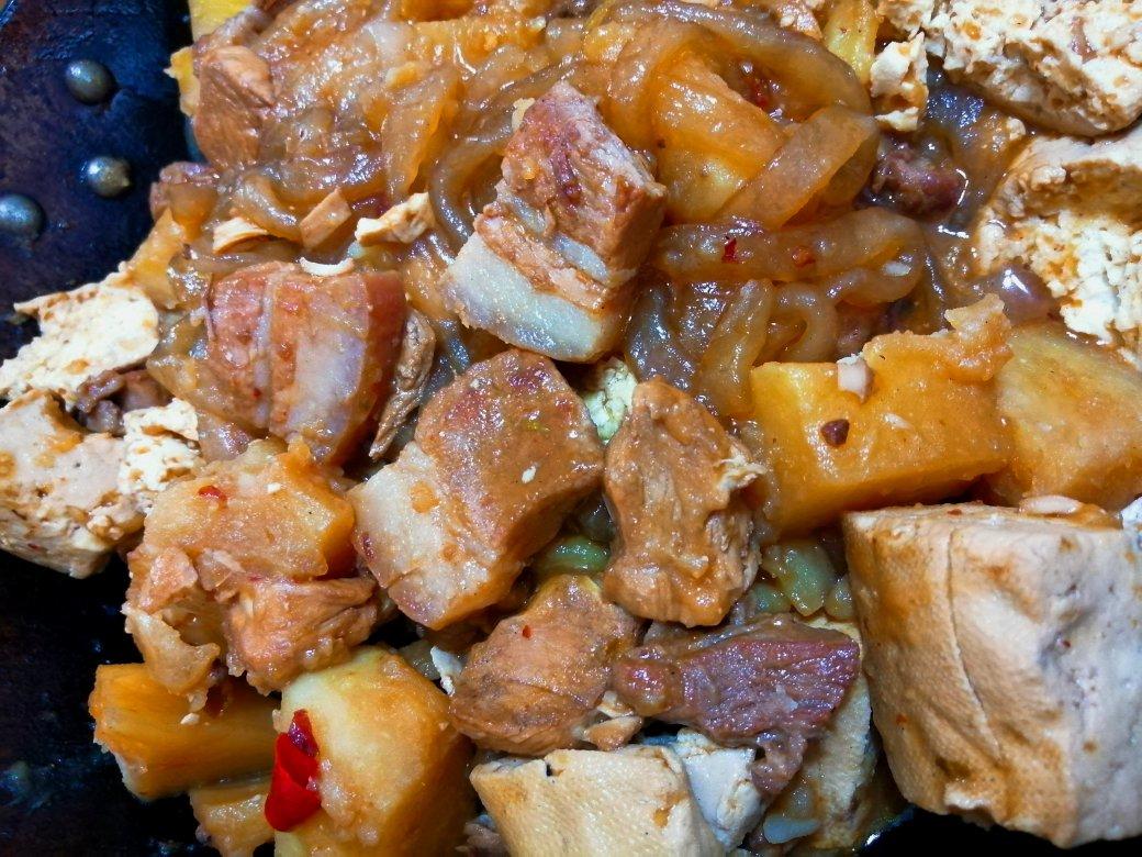 冻豆腐白菜炖五花肉