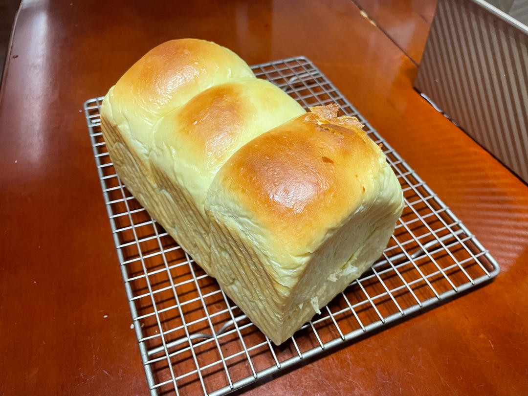 奶香纯粹的重料淡奶油吐司