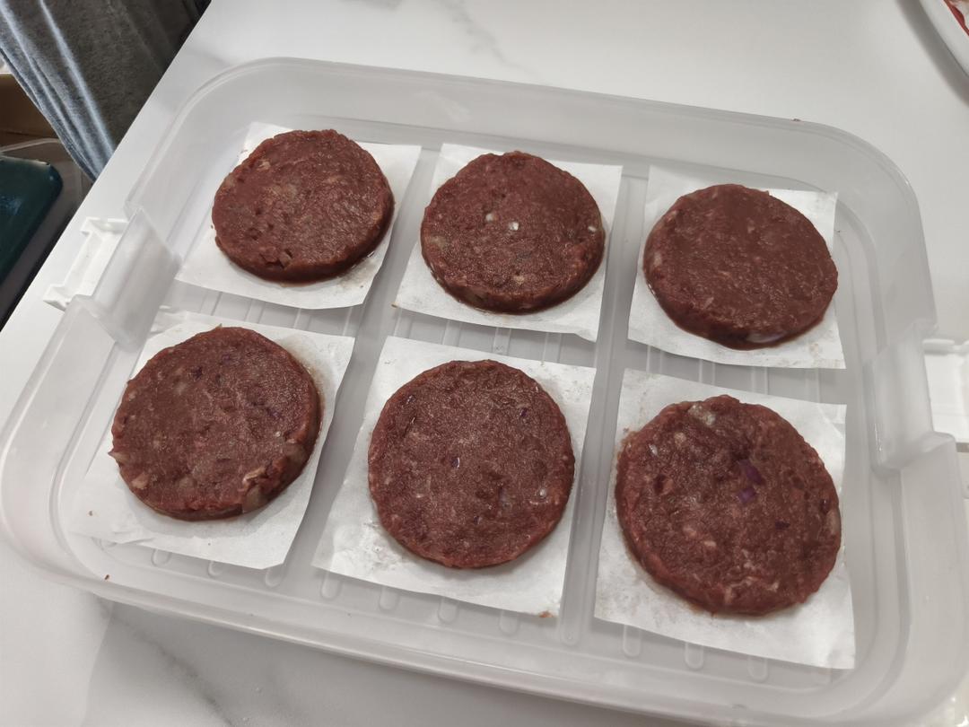 鲜嫩多汁牛肉饼