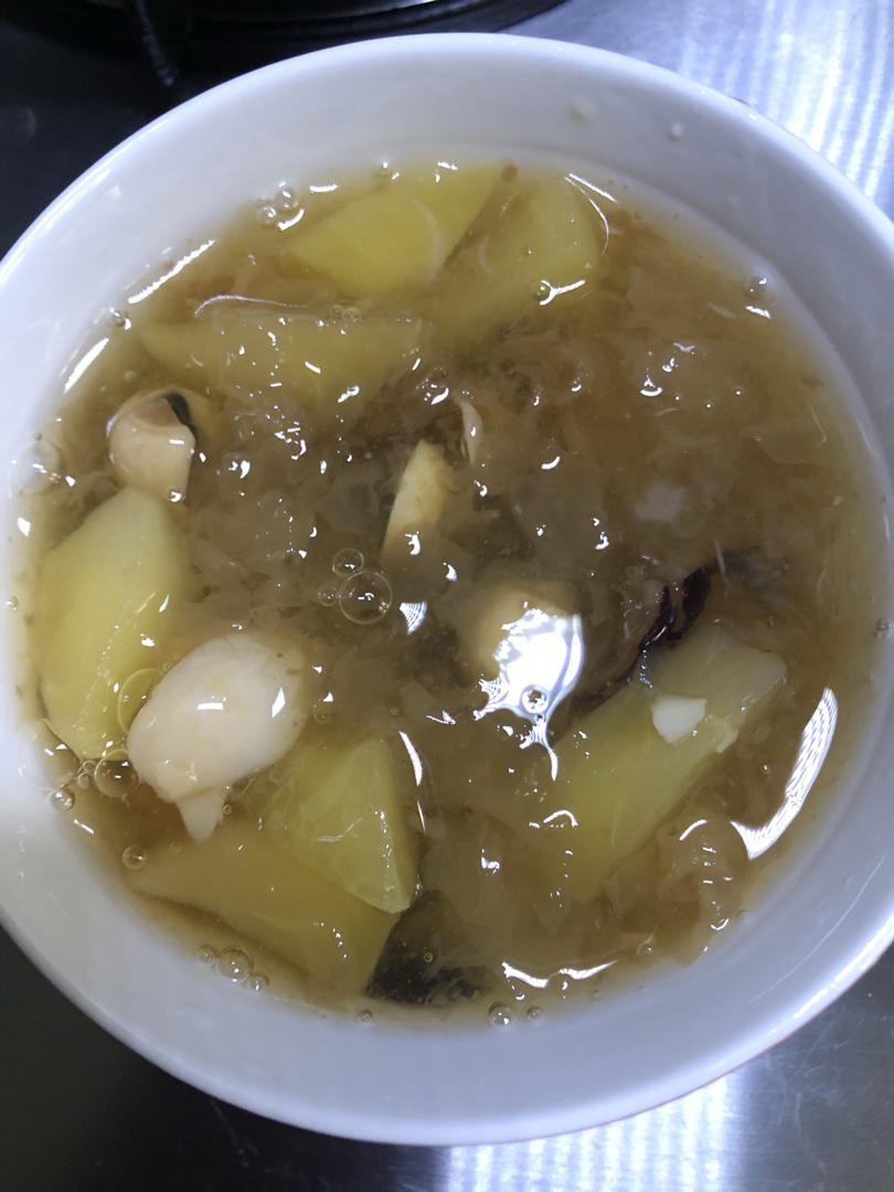 红枣银耳莲子羹