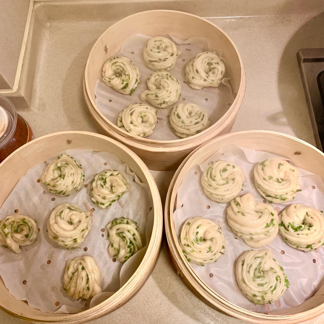 最好吃的火腿葱香花卷—附让葱不变黄的小窍门