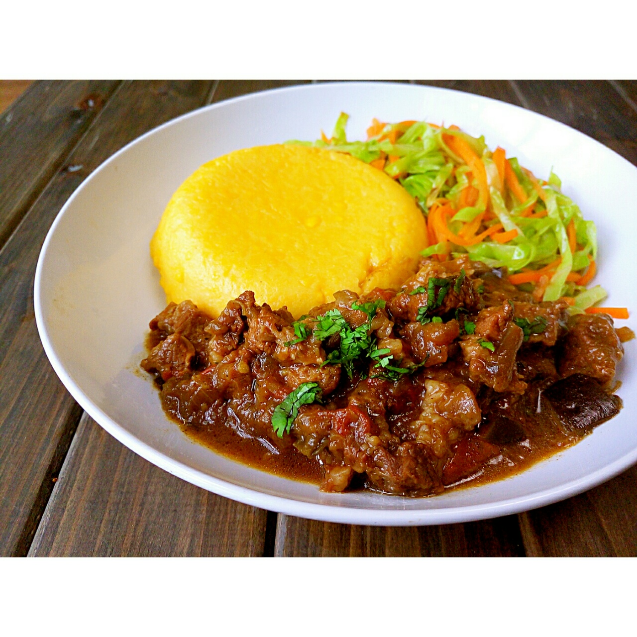正宗东非三件套ugali+炖牛肉+焖炒卷心菜