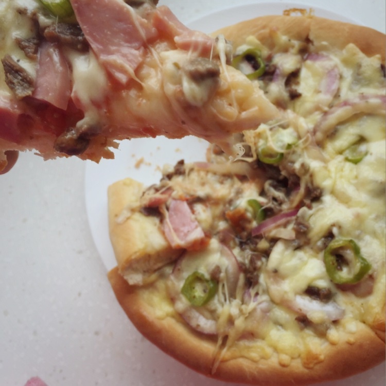 黑胡椒牛肉披萨