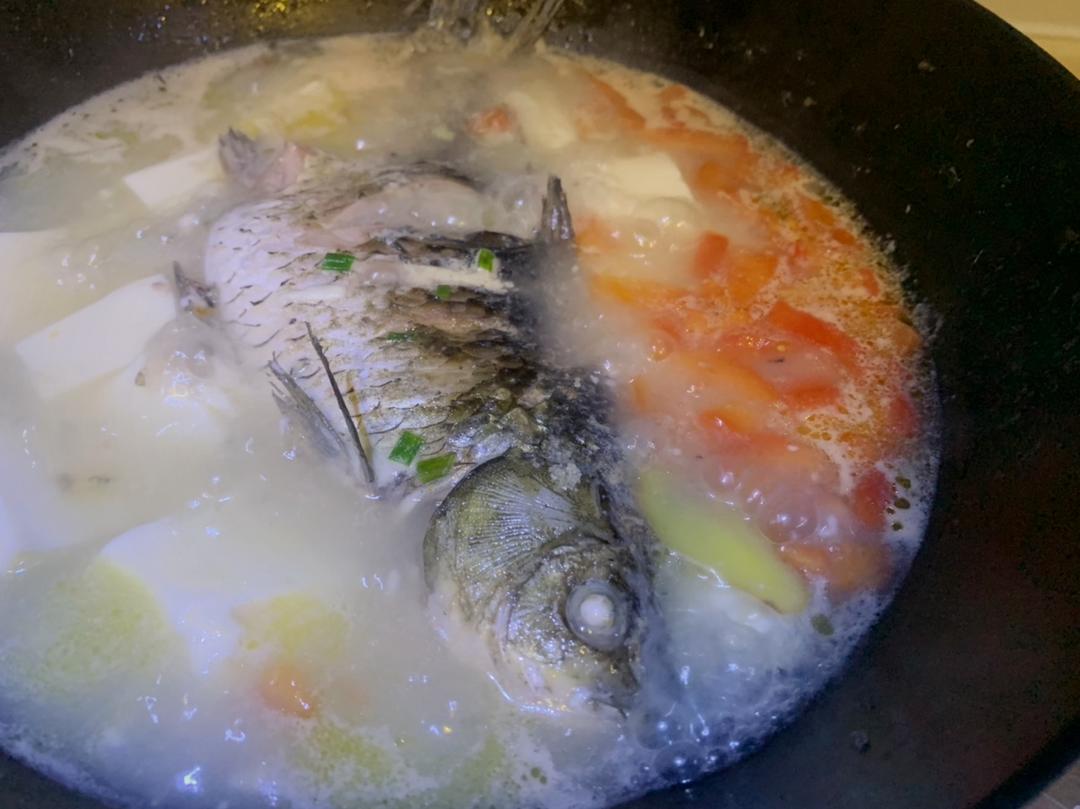 鲫鱼豆腐汤