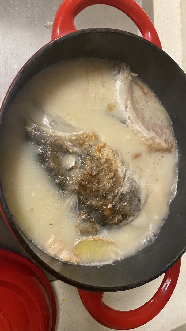 贫穷料理-三文鱼头汤