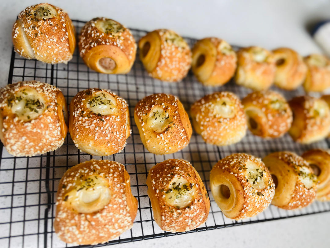 小可爱系列--迷你芝士肠仔包