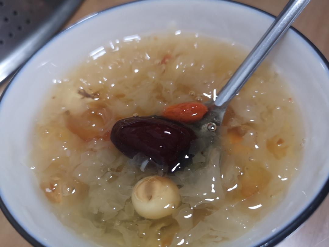 红枣银耳汤，浓郁出胶！