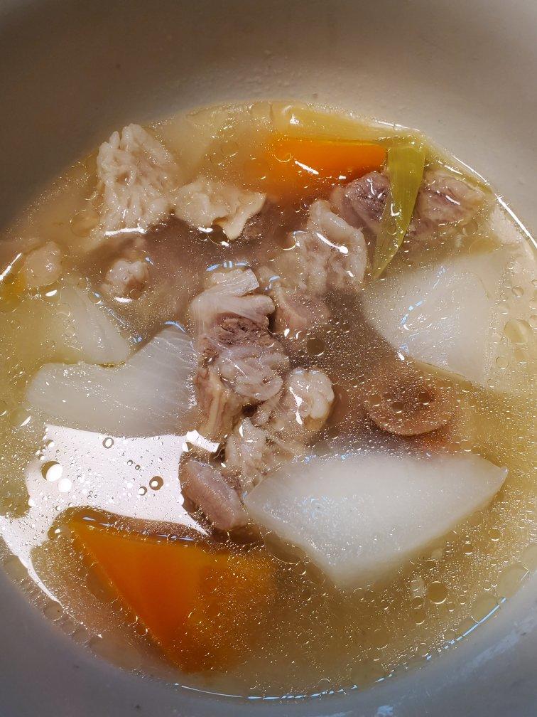 清炖萝卜牛腩汤（铸铁锅版）