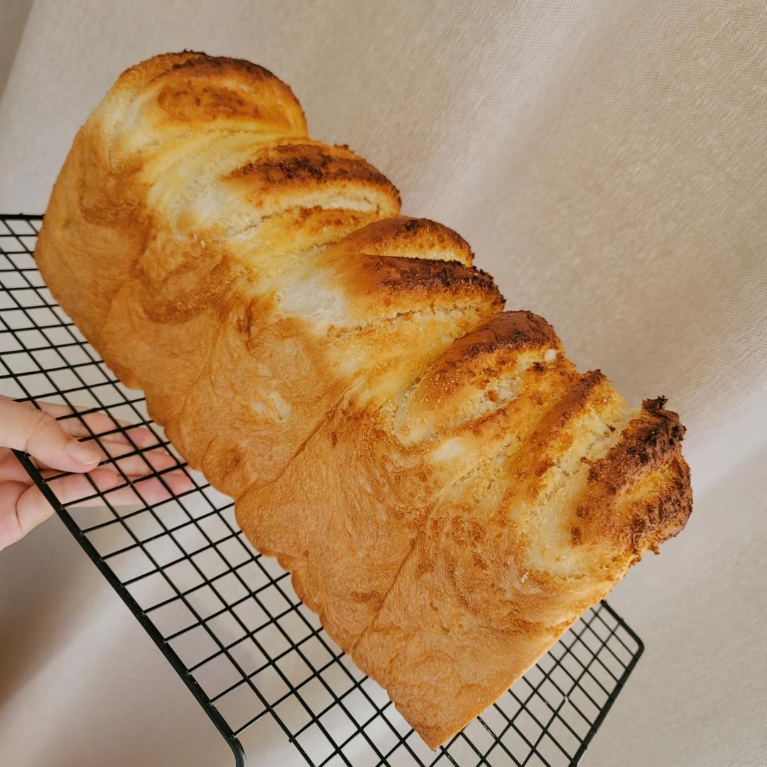 椰香满满的椰蓉土司~