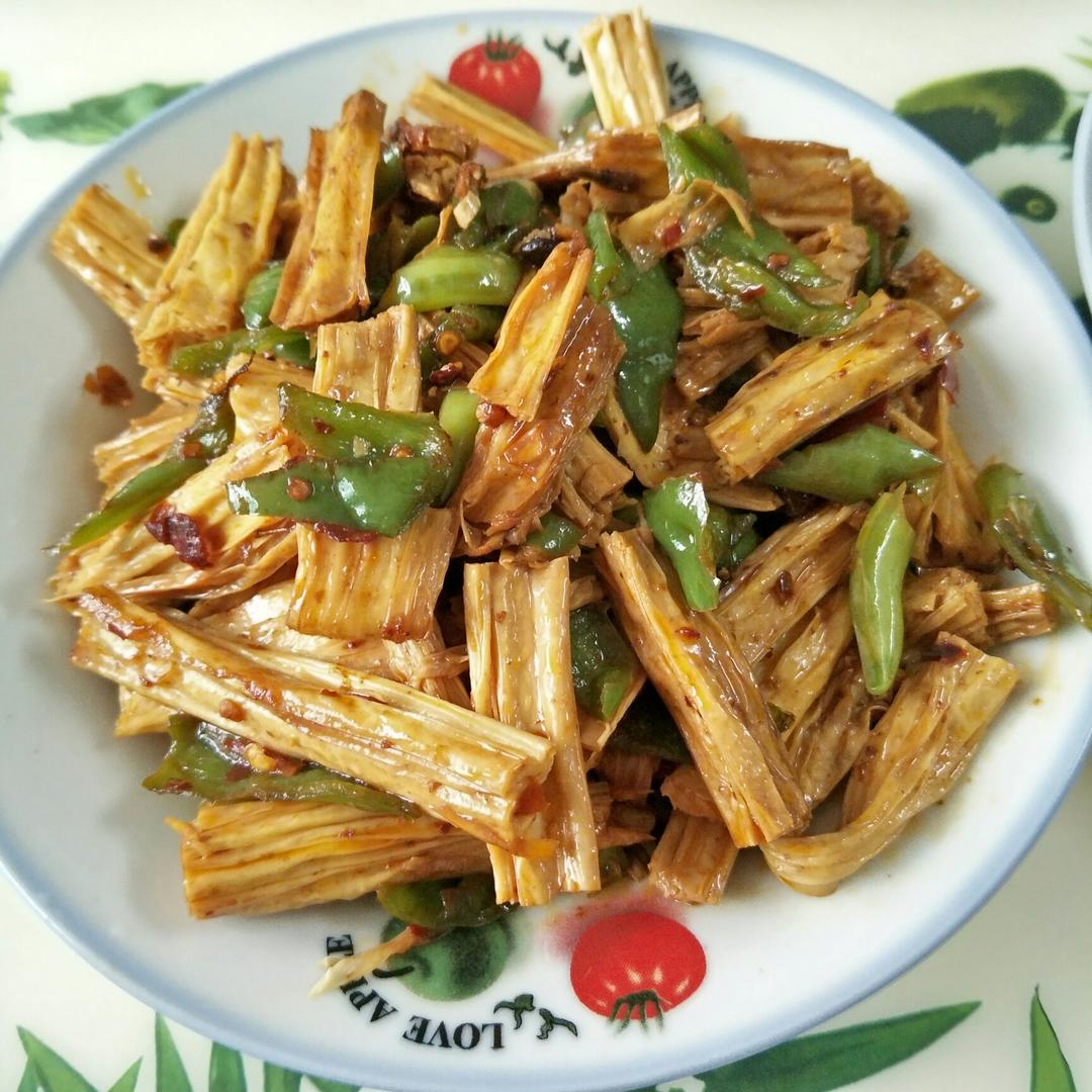 家常菜之辣椒炒腐竹