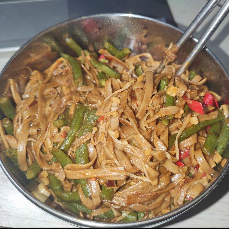地道老北京扁豆焖面 豆角焖面 太好吃小心吃撑哦