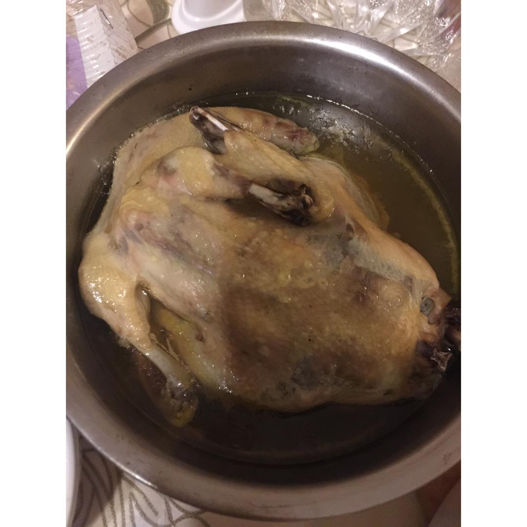 韩国传统参鸡汤（삼계탕)