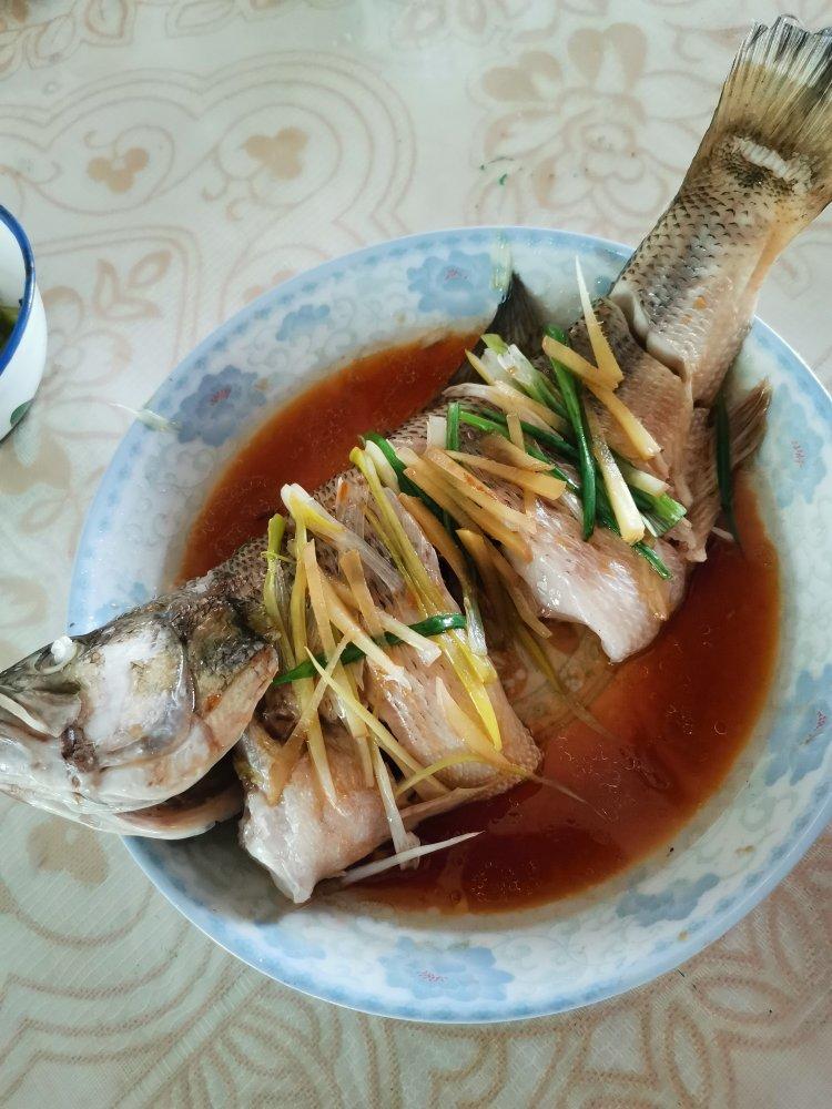 清蒸鲈鱼