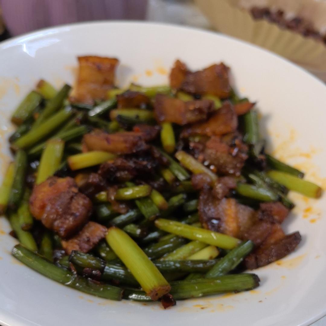 超级下饭的一道菜蒜苔炒风干腊肉