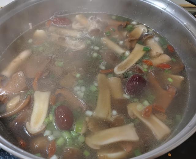 菌汤火锅汤底的做法
