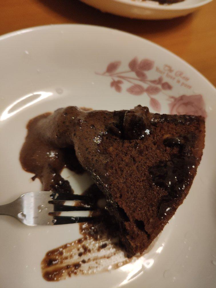 爆浆的巧克力凹蛋糕