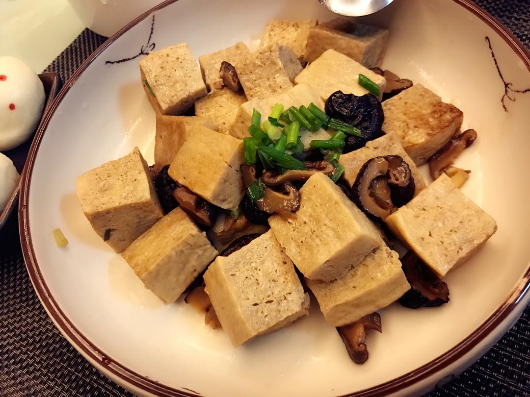 香菇炖冻豆腐