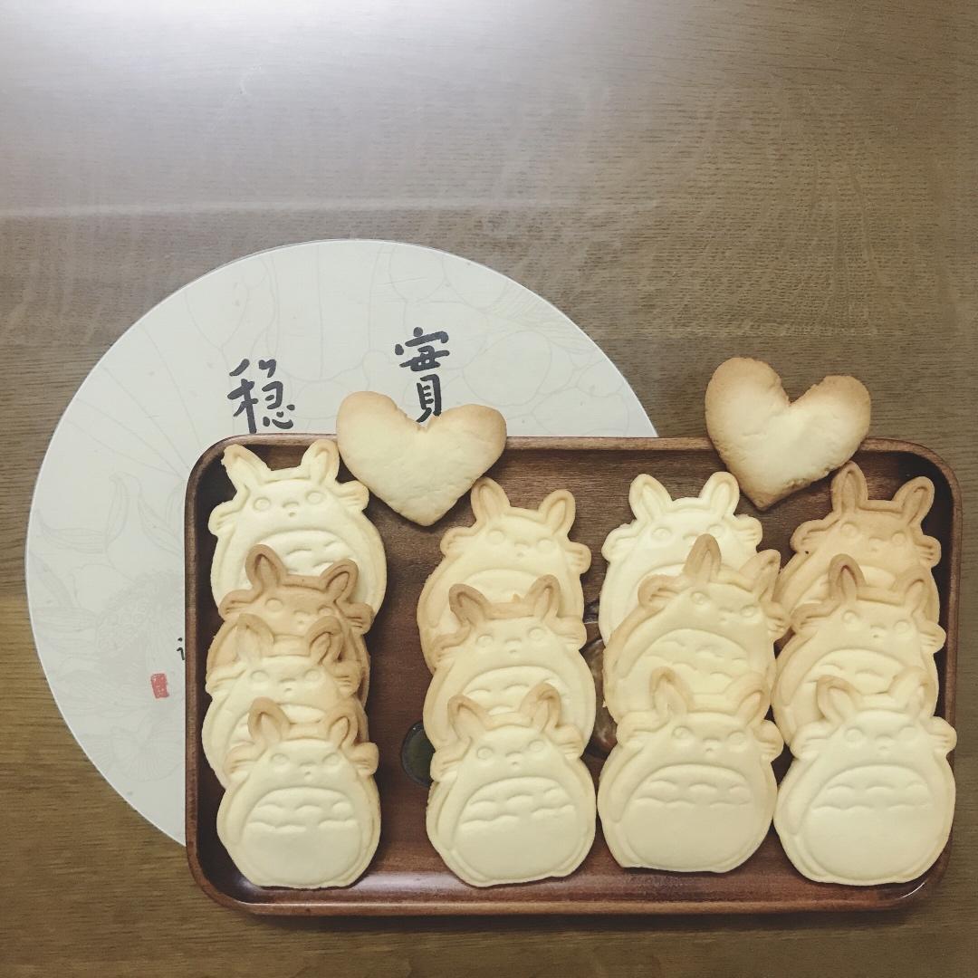 超简单！好吃又平整的糖霜饼干底的做法（附贴心小提示哦）