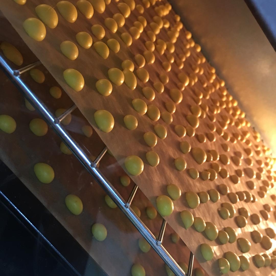 入口即化的无添加蛋黄溶豆