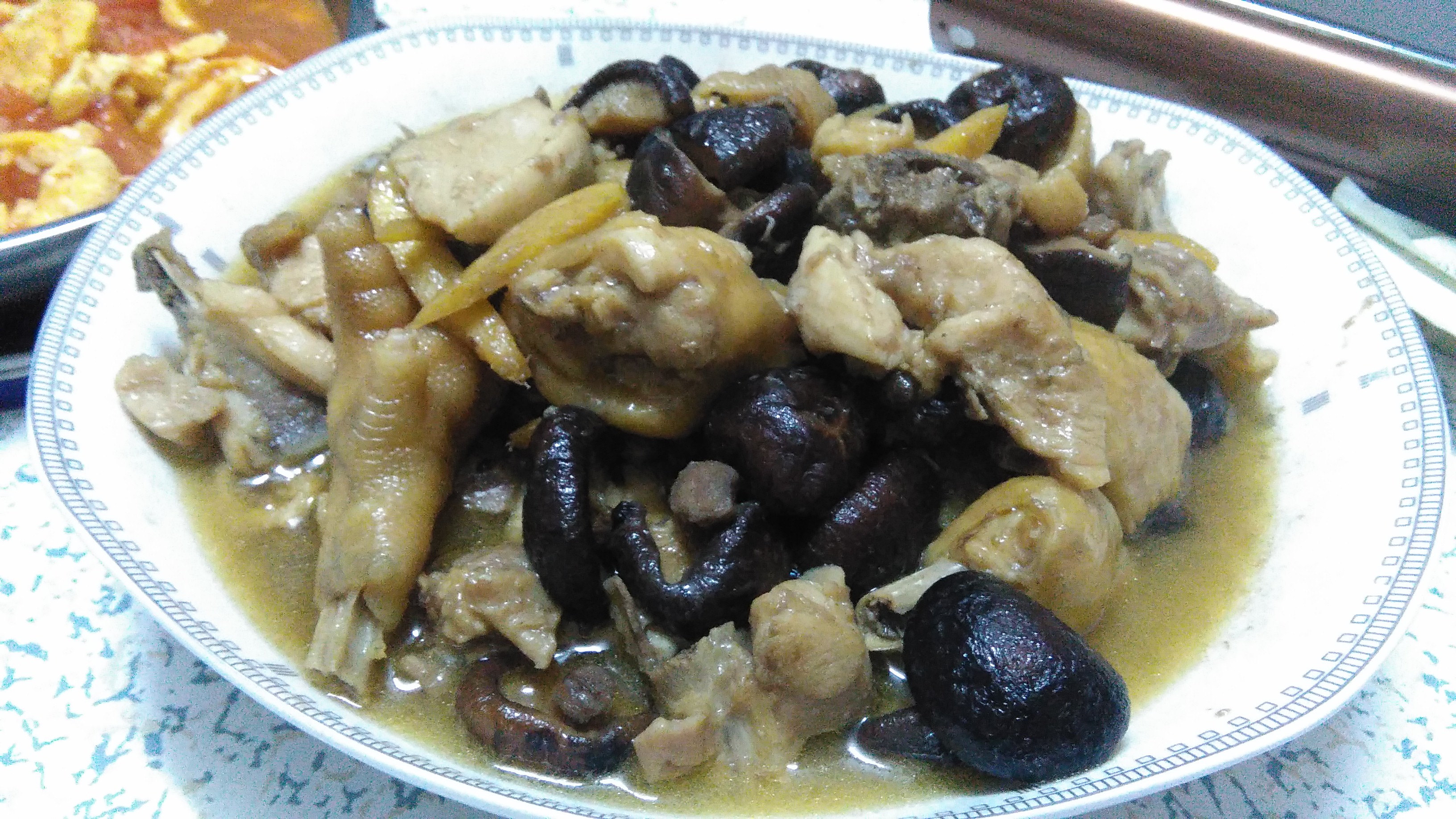 蘑菇滑鸡（香菇滑鸡）