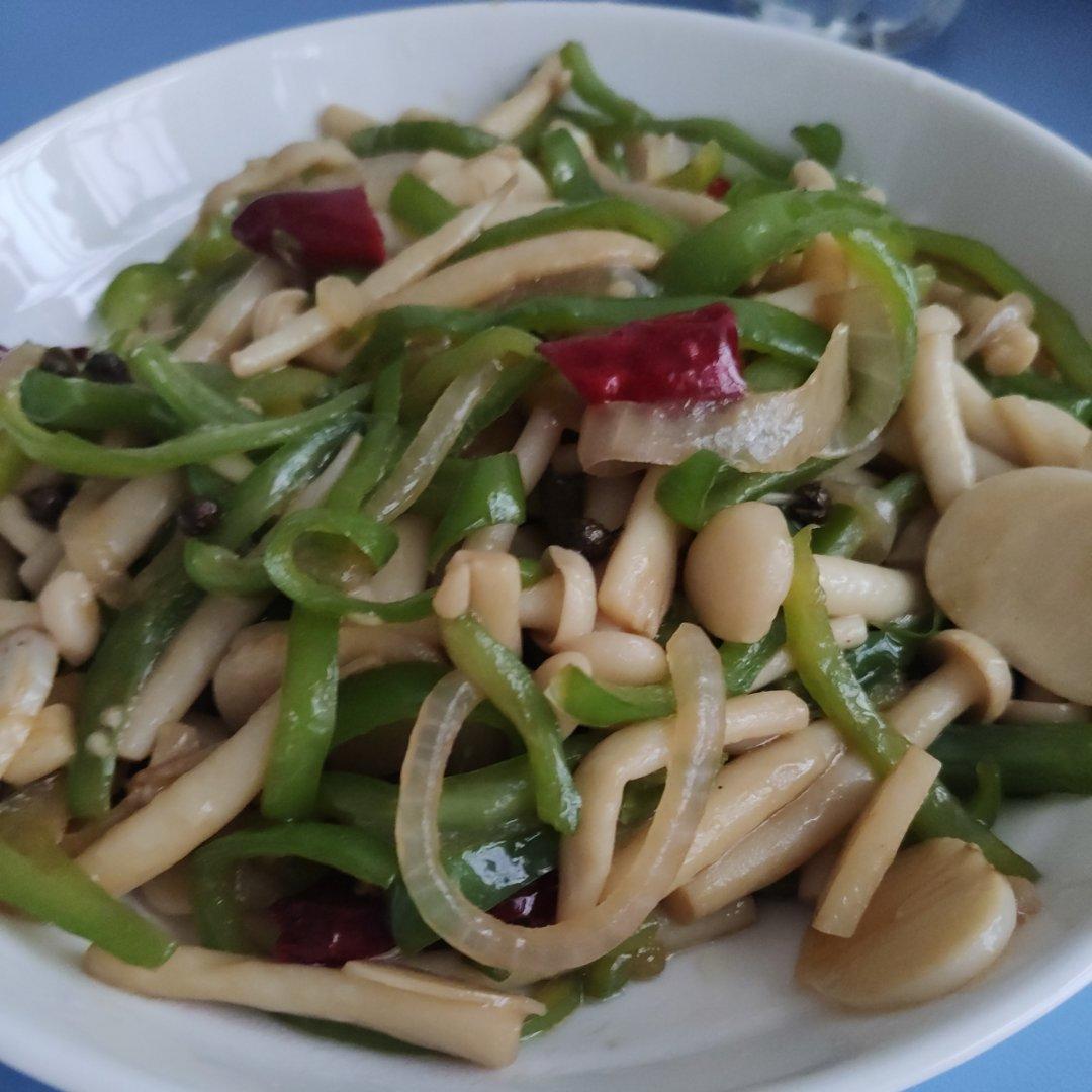 厨仙的学徒做的青椒海鲜菇
