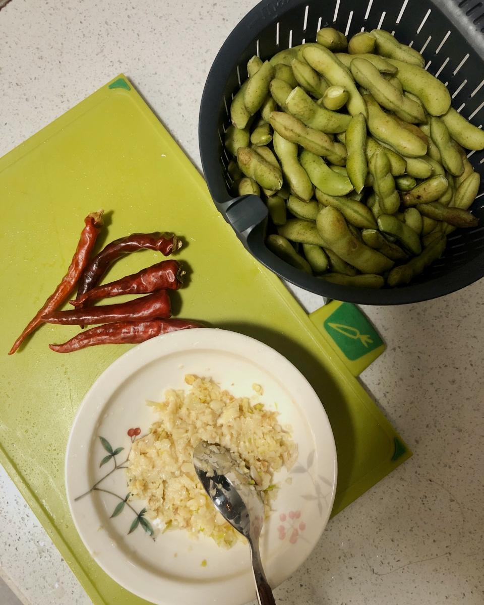 【北鼎珐琅铸铁锅食谱】无水蒜香毛豆