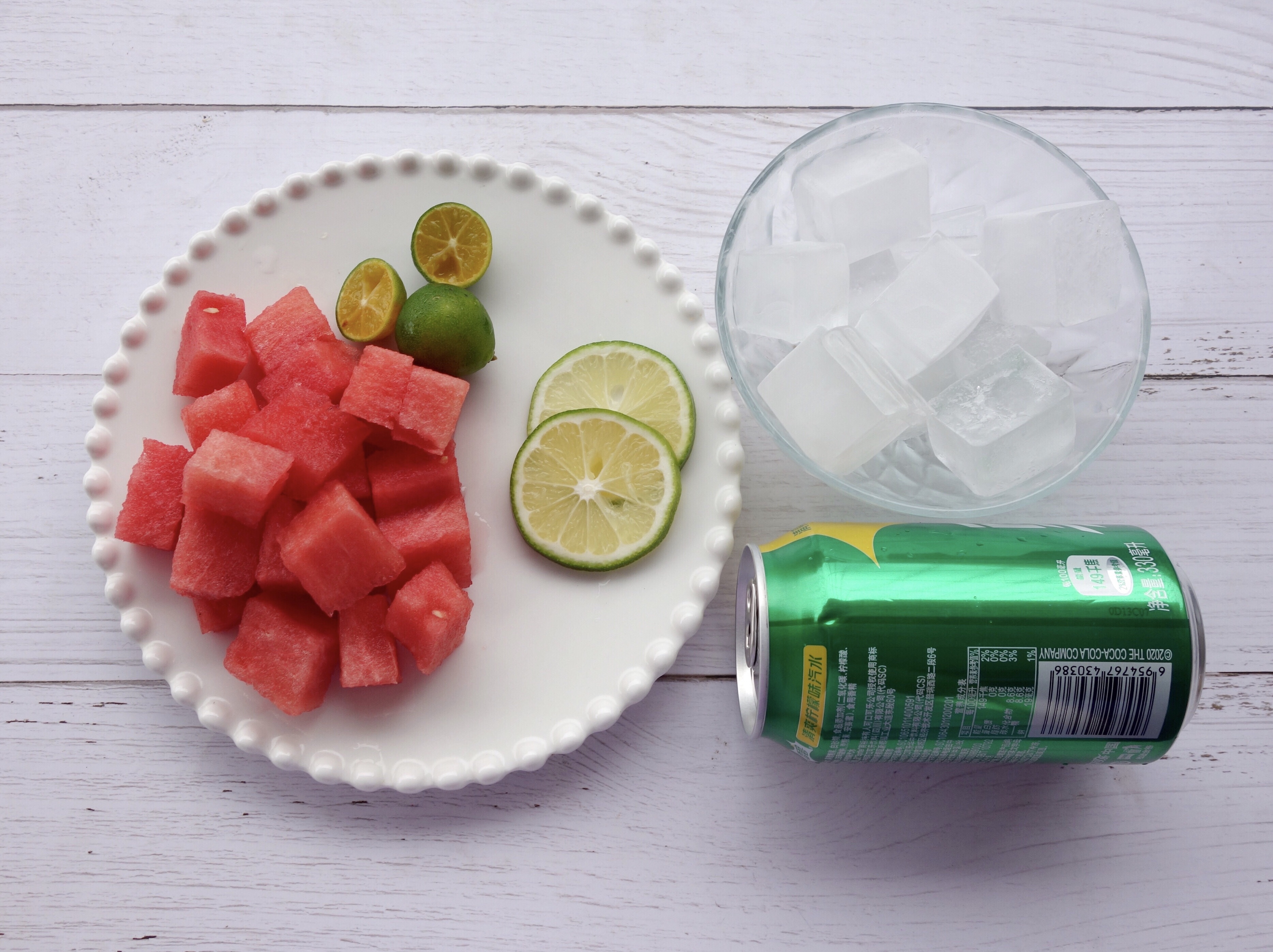 自制夏日神仙饮品❗️西瓜柠檬雪碧饮❗️的做法 步骤1
