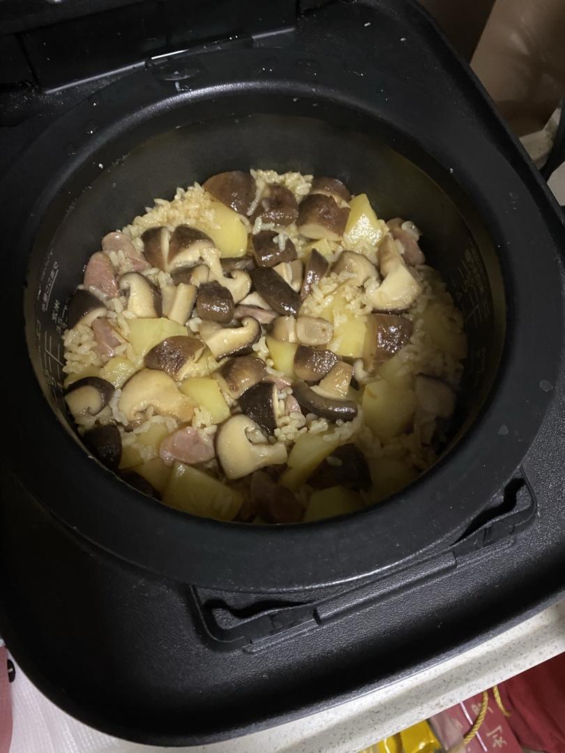 香菇土豆🥔焖饭