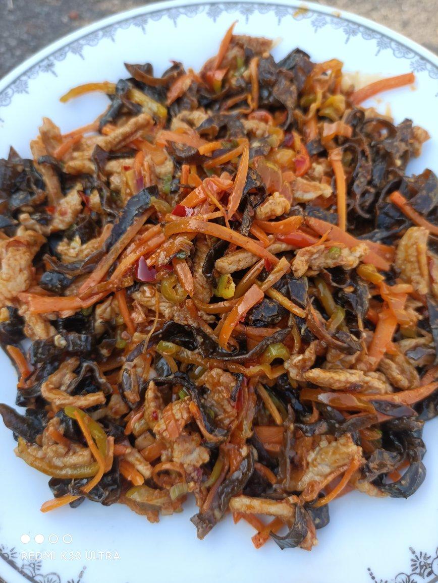米饭🍚杀手鱼香鸡丝         （减脂期也可以吃）