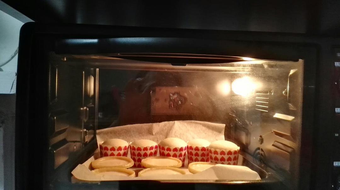软绵绵戚风纸杯蛋糕