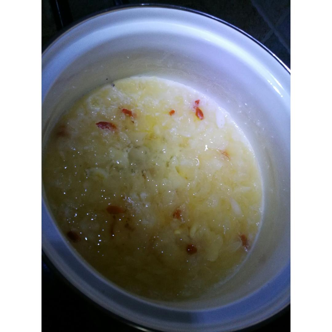 银耳百合莲子羹