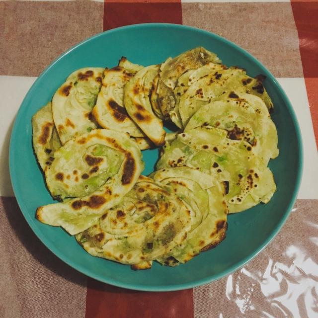 【饺子皮葱油饼】