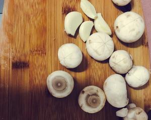 香煎双孢菇的做法 步骤1