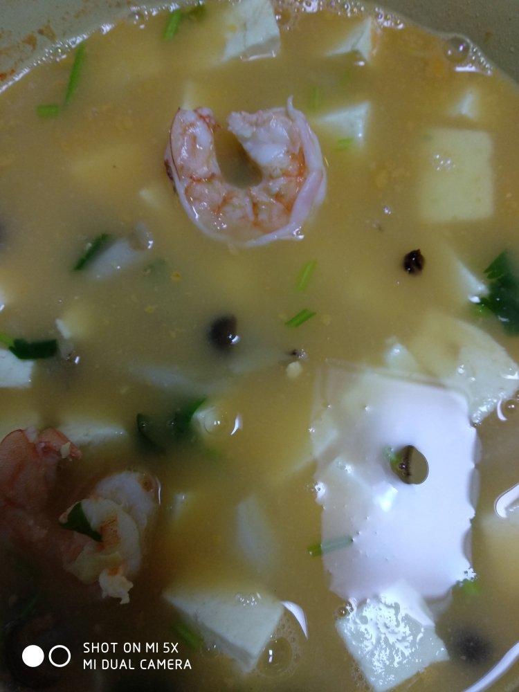 蟹味菇金汤鲜虾豆腐羹