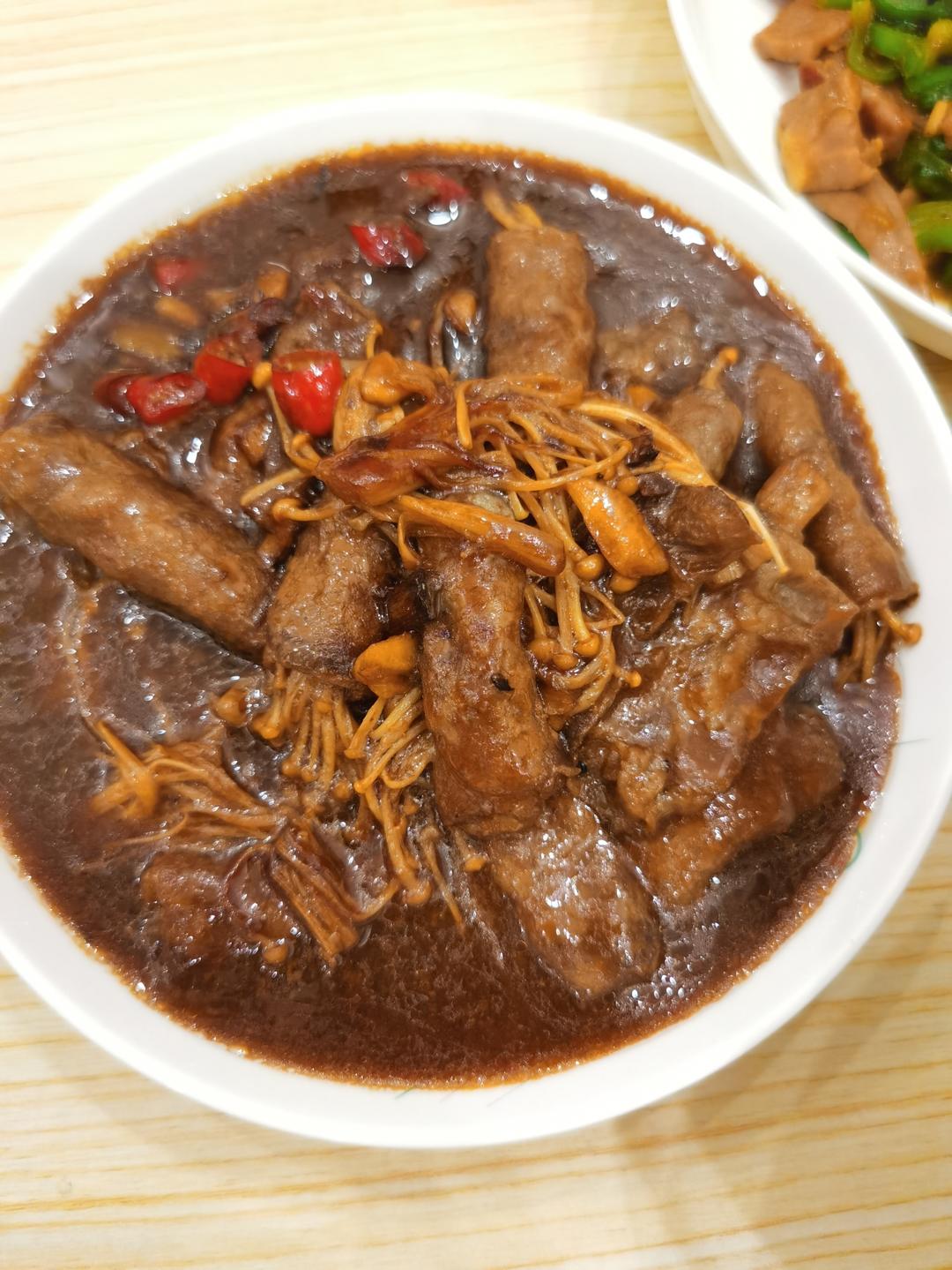 好吃到舔盘的肥牛金针菇卷