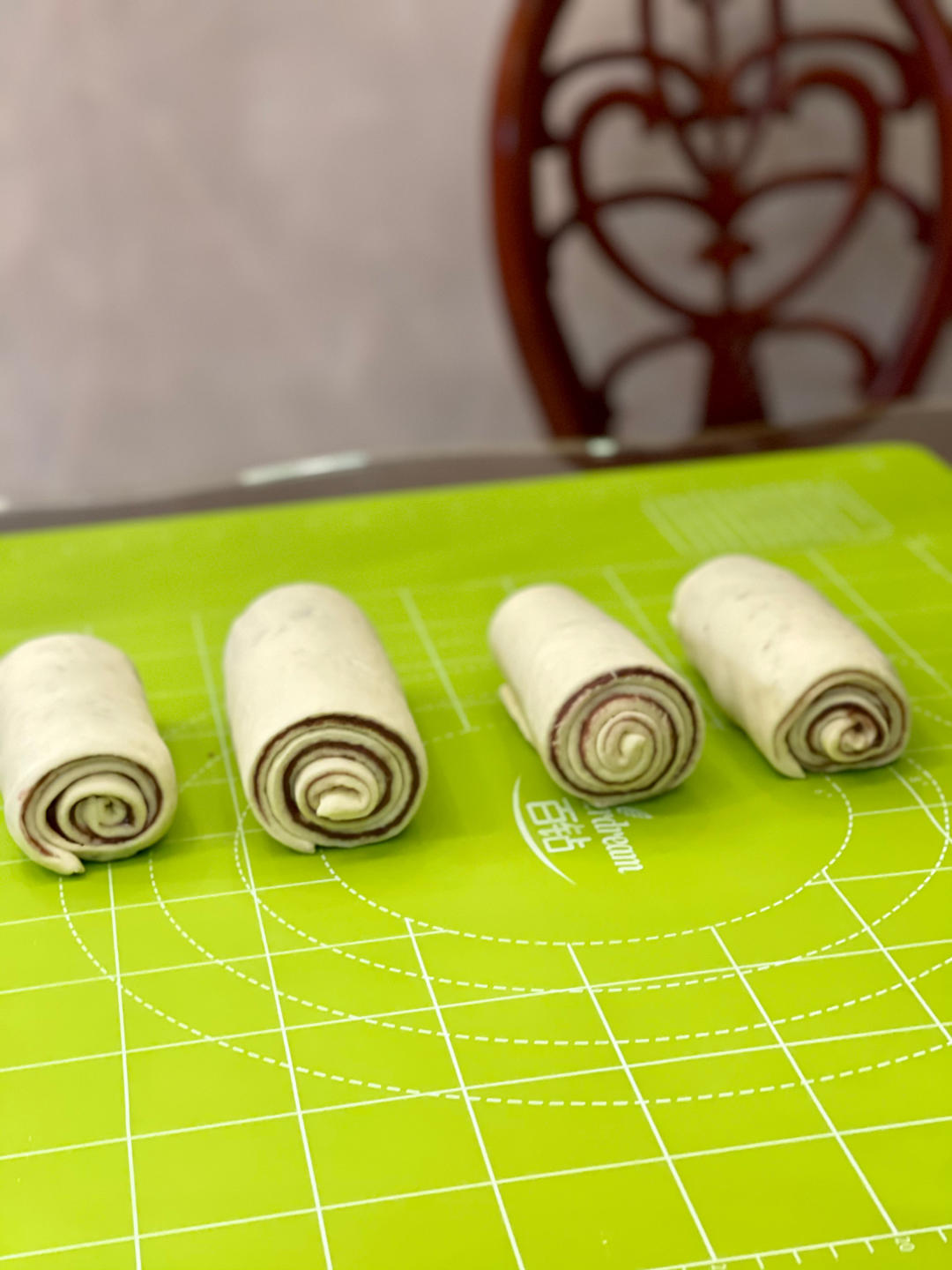 奶香豆沙卷  这样做奶香浓郁  比面包还好吃  吃一口特满足