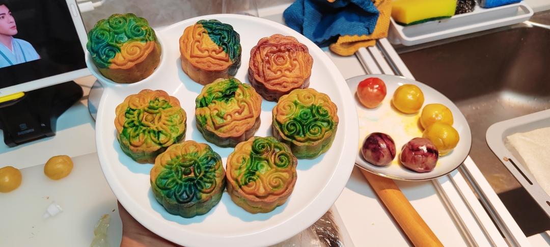 彩色广式月饼